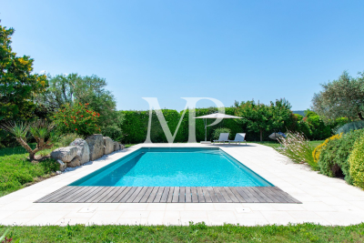 Villa à Gordes &agrave; louer à partir de 4 900 € / semaine, Photo 5