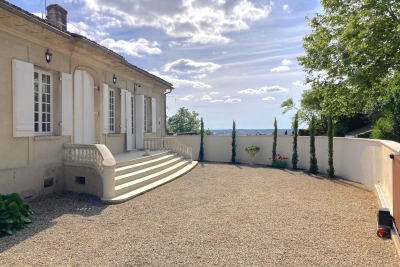 Maison &agrave; vendre &agrave; immobilier CENON  - 8 pi&egrave;ces - 450 m&sup2; 