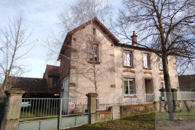 Maison &agrave; vendre &agrave; AUTUN  - 9 pi&egrave;ces - 220 m&sup2; 