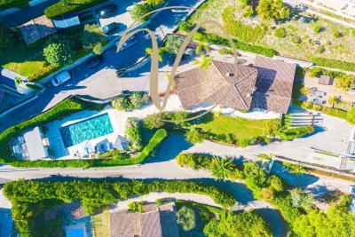 Maison &agrave; vendre &agrave; LA COLLE-SUR-LOUP  - 7 pi&egrave;ces - 290 m&sup2; 