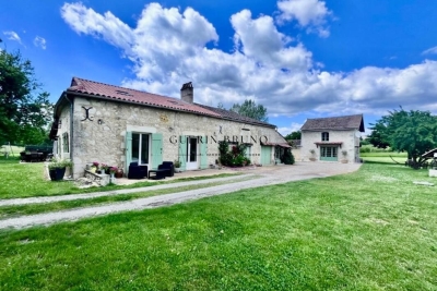 Maison &agrave; vendre &agrave; immobilier ROUFFIGNAC DE SIGOULES  - 11 pi&egrave;ces - 180 m&sup2; 