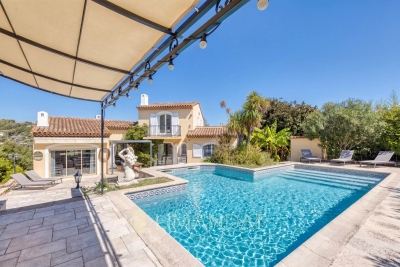 Maison &agrave; vendre &agrave; VALBONNE  - 6 pi&egrave;ces - 300 m&sup2; 