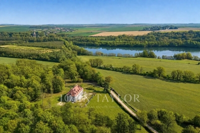 House for sale in MEAUX  - 22 rooms - 515 m&sup2; 