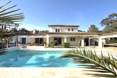 Maison &agrave; vendre &agrave; ROQUEBRUNE-SUR-ARGENS  - 7 pi&egrave;ces - 269 m&sup2; 