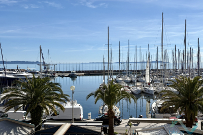Appartement &agrave; vendre &agrave; HYÈRES  - 2 pi&egrave;ces - 54 m&sup2; 