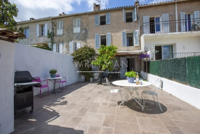 Maison &agrave; vendre &agrave; LE PLAN-DE-LA-TOUR  - 5 pi&egrave;ces - 195 m&sup2; 
