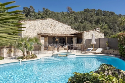 Maison &agrave; vendre &agrave; La Colle-sur-Loup  - 11 pi&egrave;ces 397 m&sup2; 