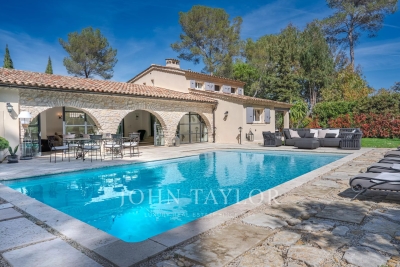 Maison &agrave; vendre &agrave; MOUGINS  - 6 pi&egrave;ces - 250 m&sup2; 