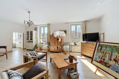 Apartment for sale in APT  - 4 rooms - 100 m&sup2; 