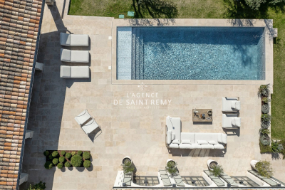 Maison &agrave; vendre &agrave; ST-RÉMY-DE-PROVENCE  - 9 pi&egrave;ces - 400 m&sup2; 