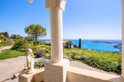 Maison &agrave; vendre &agrave; VILLEFRANCHE-SUR-MER  - 5 pi&egrave;ces - 200 m&sup2; 