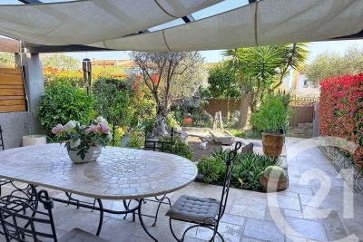 Maison &agrave; vendre &agrave; VILLENEUVE-LOUBET  - 5 pi&egrave;ces - 101 m&sup2; 