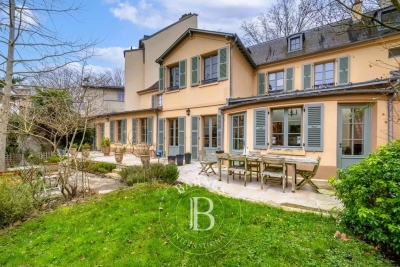 Maison &agrave; vendre &agrave; VERSAILLES  - 8 pi&egrave;ces - 310 m&sup2; 