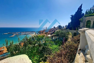 Maison &agrave; vendre &agrave; MENTON  - 7 pi&egrave;ces  