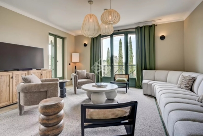 Villa à Le Lavandou &agrave; louer à partir de 12 000 € / semaine, Photo 12