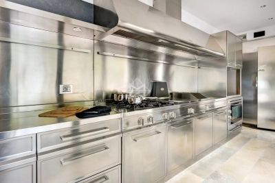 Villa à Le Lavandou &agrave; louer à partir de 12 000 € / semaine, Photo 14