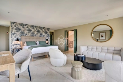 Villa à Le Lavandou &agrave; louer à partir de 12 000 € / semaine, Photo 15