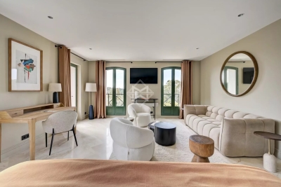 Villa à Le Lavandou &agrave; louer à partir de 12 000 € / semaine, Photo 18