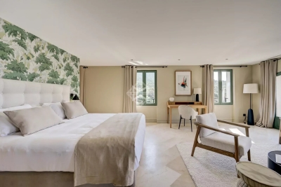 Villa à Le Lavandou &agrave; louer à partir de 12 000 € / semaine, Photo 19
