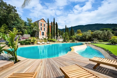Villa à Le Lavandou &agrave; louer à partir de 12 000 € / semaine, Photo 5