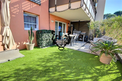 Appartement &agrave; vendre &agrave; ROQUEBRUNE-SUR-ARGENS  - 3 pi&egrave;ces - 61 m&sup2; 
