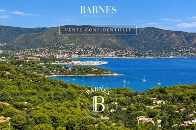 Maison &agrave; vendre &agrave; BORMES-LES-MIMOSAS  - 8 pi&egrave;ces - 272 m&sup2; 