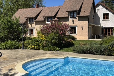 Maison &agrave; vendre &agrave; immobilier LES MESNULS  - 9 pi&egrave;ces - 340 m&sup2; 