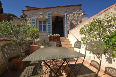 Maison &agrave; vendre &agrave; CHATEAUNEUF-GRASSE  - 5 pi&egrave;ces - 174 m&sup2; 