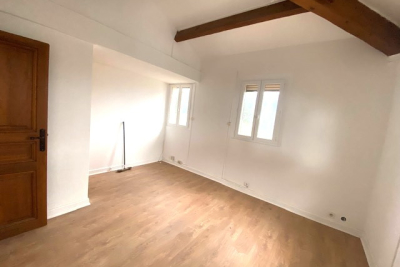 Commerce &agrave; louer &agrave; GASSIN  - 2 pi&egrave;ces - 29 m&sup2; 