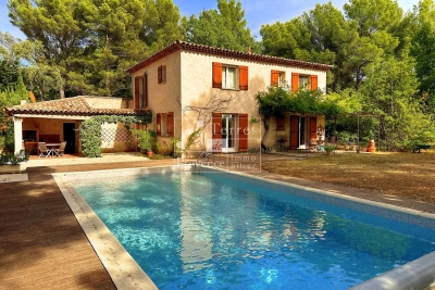 Maison &agrave; vendre &agrave; immobilier TOURTOUR  - 6 pi&egrave;ces - 144 m&sup2; 