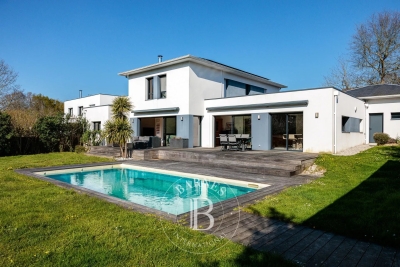 Maison &agrave; vendre &agrave; CARQUEFOU  - 8 pi&egrave;ces - 227 m&sup2; 