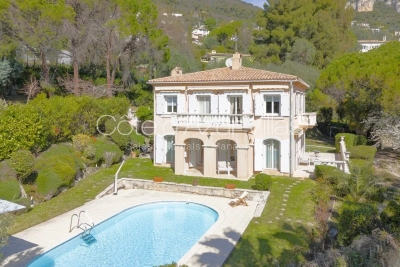 Maison &agrave; vendre &agrave; VENCE  - 7 pi&egrave;ces - 362 m&sup2; 