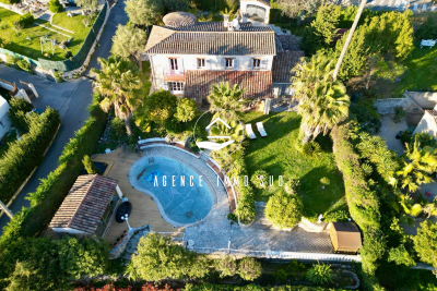 Maison &agrave; vendre &agrave; VENCE  - 6 pi&egrave;ces - 230 m&sup2; 