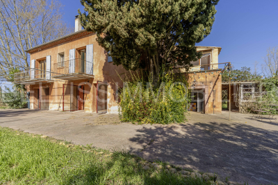 Maison &agrave; vendre &agrave; VILLENEUVE-LÈS-AVIGNON  - 10 pi&egrave;ces - 315 m&sup2; 