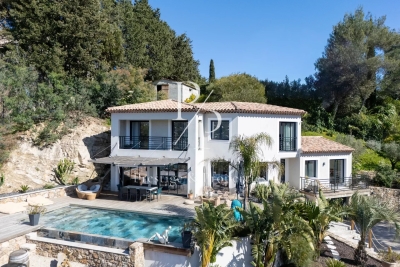 Maison &agrave; vendre &agrave; MOUGINS  - 10 pi&egrave;ces - 245 m&sup2; 
