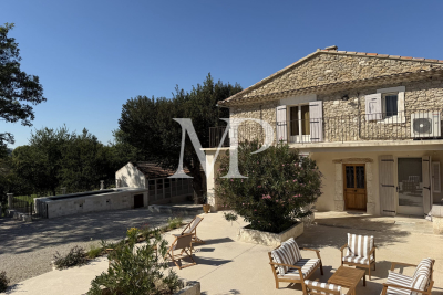 Villa à Oppède &agrave; louer à partir de 3 125 € / semaine, Photo 1