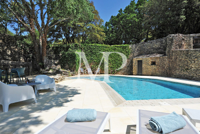 Villa à Gordes &agrave; louer à partir de 2 375 € / semaine, Photo 1