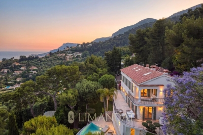 Maison &agrave; vendre &agrave; ROQUEBRUNE-CAP-MARTIN Cap Martin - 5 pi&egrave;ces - 200 m&sup2; 
