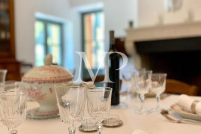 Villa à Taillades &agrave; louer à partir de 4 000 € / semaine, Photo 12