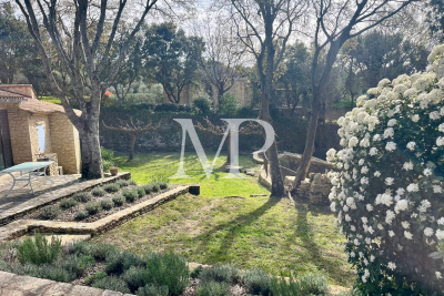 Villa à Gordes &agrave; louer à partir de 2 375 € / semaine, Photo 14