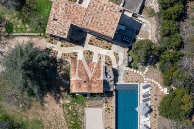 Villa à Gordes &agrave; louer à partir de 5 375 € / semaine, Photo 3