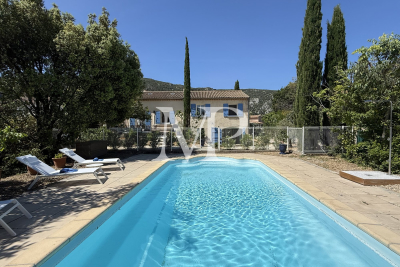 Villa à Maubec &agrave; louer à partir de 3 125 € / semaine, Photo 3