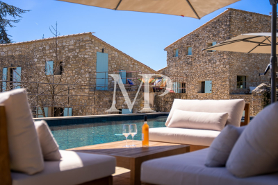 Villa à Gordes &agrave; louer à partir de 5 375 € / semaine, Photo 4