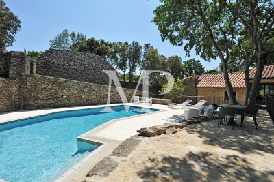 Villa à Gordes &agrave; louer à partir de 2 375 € / semaine, Photo 4