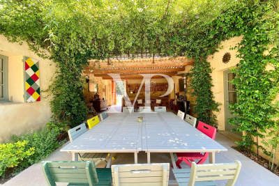 Villa à Taillades &agrave; louer à partir de 4 000 € / semaine, Photo 5