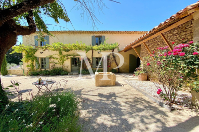 Villa à Taillades &agrave; louer à partir de 4 000 € / semaine, Photo 7