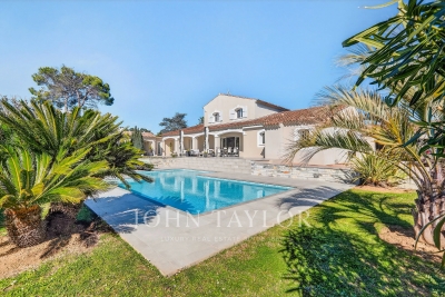 Maison &agrave; vendre &agrave; MOUGINS  - 5 pi&egrave;ces - 230 m&sup2; 