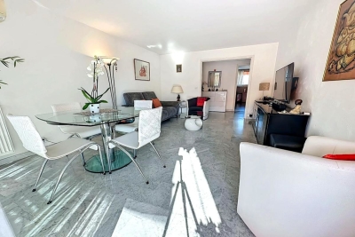 Appartement &agrave; vendre &agrave; Cagnes-sur-Mer  - 3 pi&egrave;ces 70 m&sup2; 