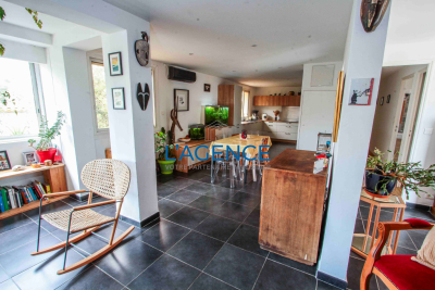 Appartement &agrave; vendre &agrave; HYÈRES  - 5 pi&egrave;ces - 146 m&sup2; 