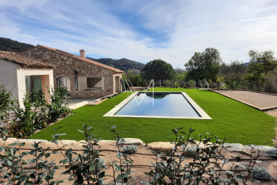 Maison &agrave; vendre &agrave; LE PLAN-DE-LA-TOUR  - 6 pi&egrave;ces - 200 m&sup2; 